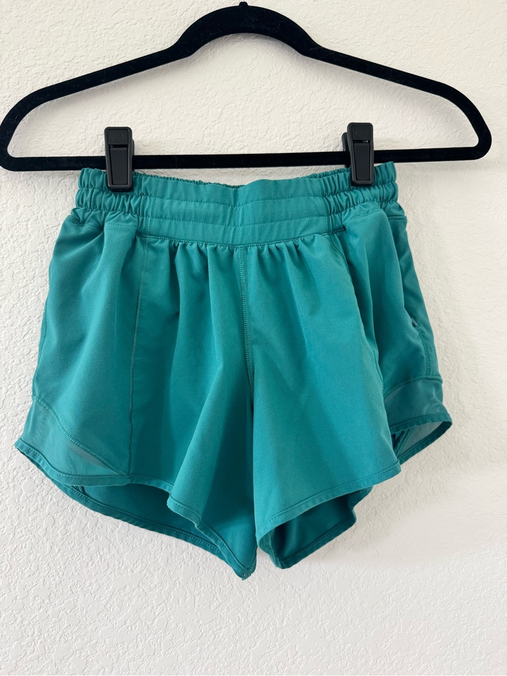Lululemon Hotty Hot Low Rise Short 4” Teal Lagoon